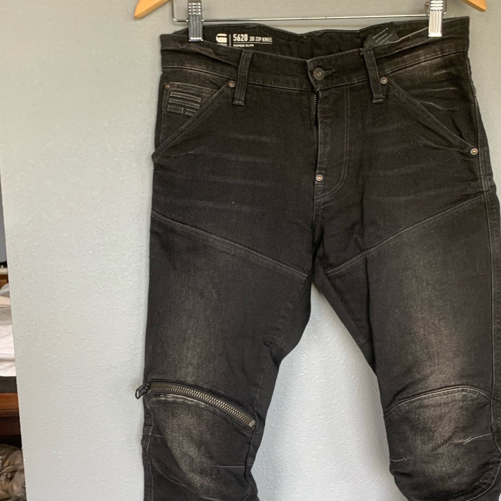G Raw Super Slim black denim jeans. Knee Zipper. Size 30/32